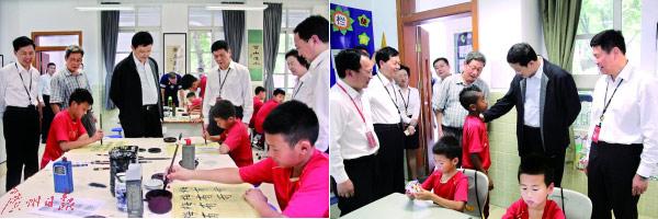 关晓彤乘直升机亮相发布会 黑色短裙大秀美腿 2018-03-21 关晓彤全身LOOK坐直升机亮相发布会。